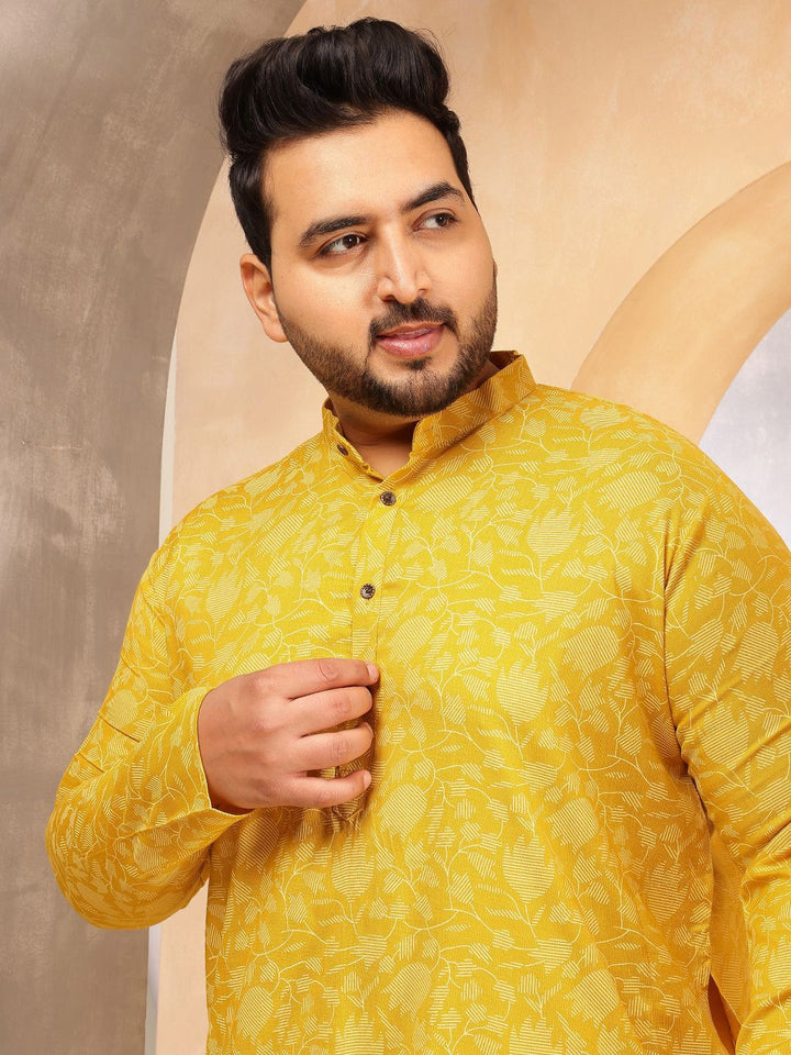 SOJANYA PLUS Floral Printed Mandarin Collar Straight Kurta