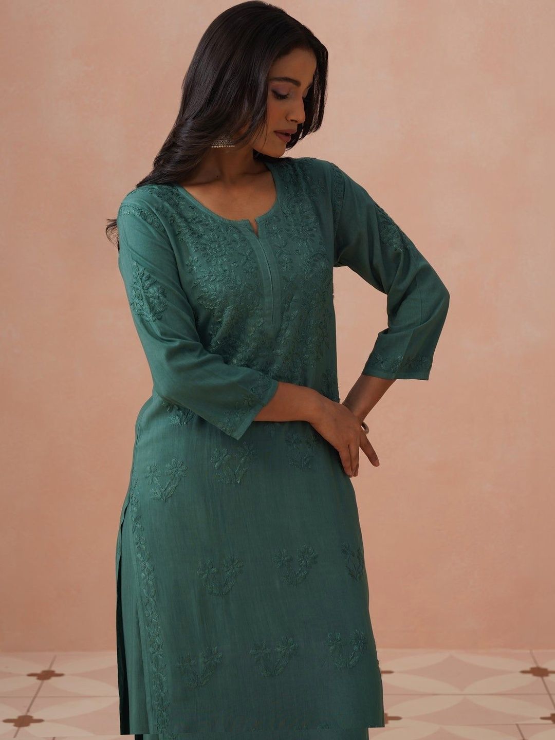 Rumah Chikankari Kurta Chikankari Biasa Wanita dengan Seluar