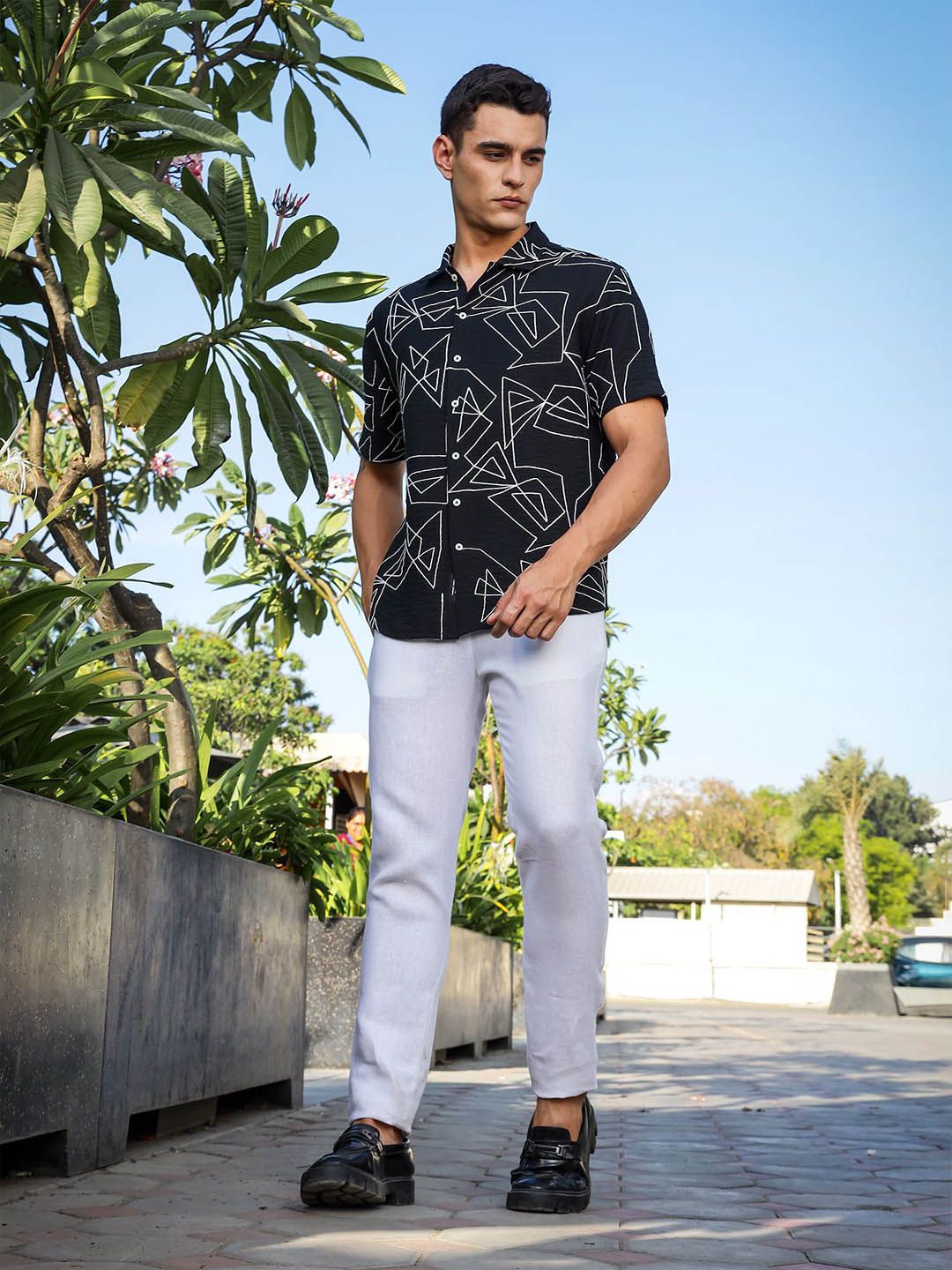 Thomas Scott Men Premium Fit Geometric Printed Spread Collar Casual Shirt