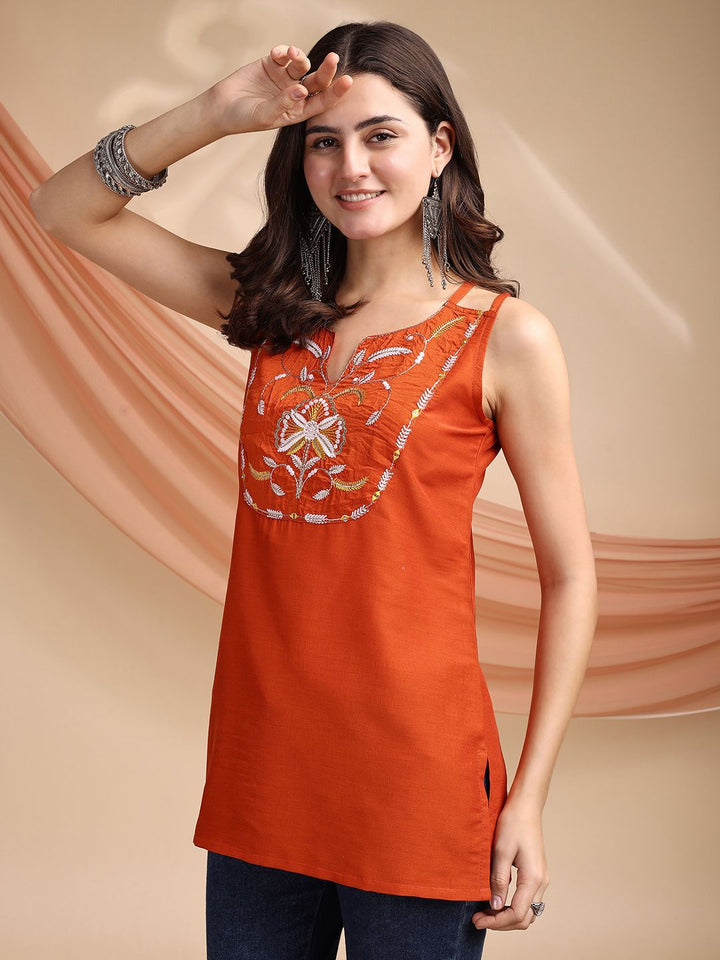 Kalini Motif Etnik Dihiasi Kurti Silk Kapas Kalini