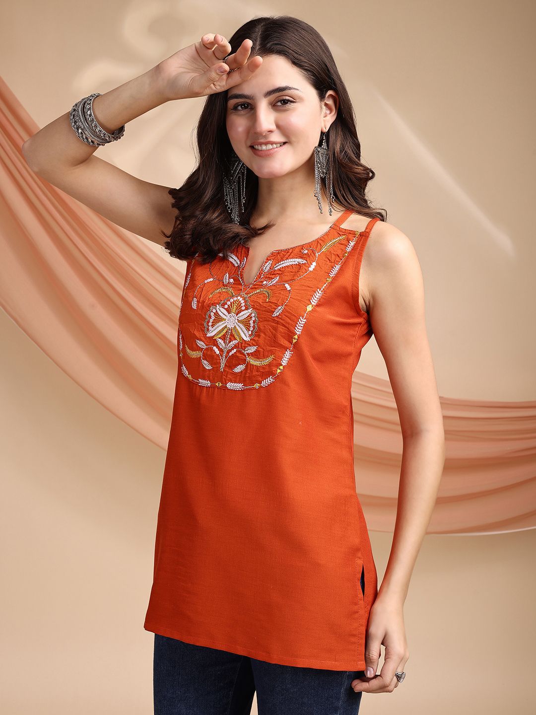 Kalini Motif Etnik Dihiasi Kurti Silk Kapas Kalini