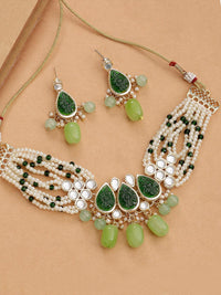 KARATCART Gold-Plated Kundan Stones-Studded & Beaded Jewellery Set