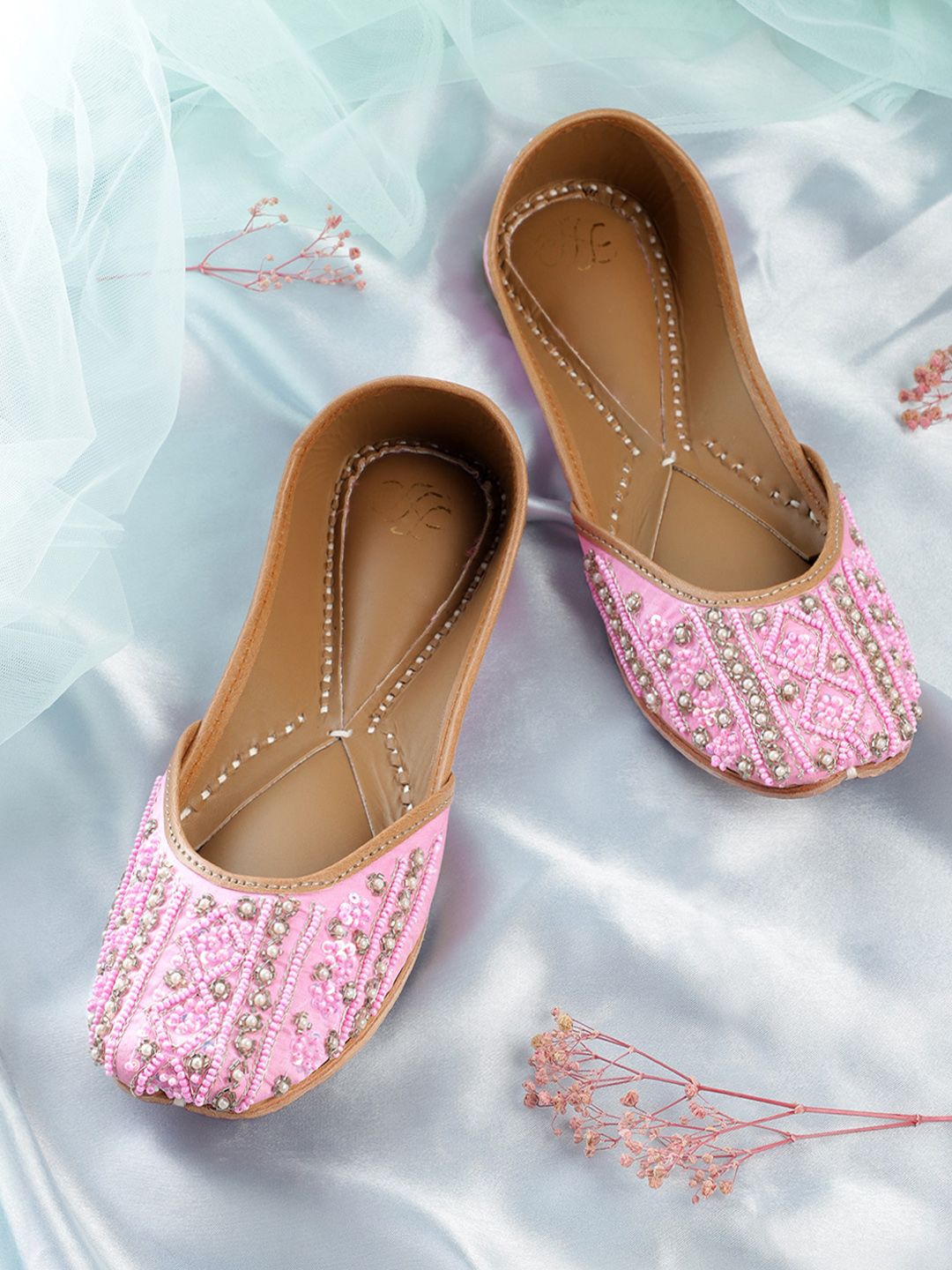 House of Pataudi Women Embellished Ethnic Mojaris