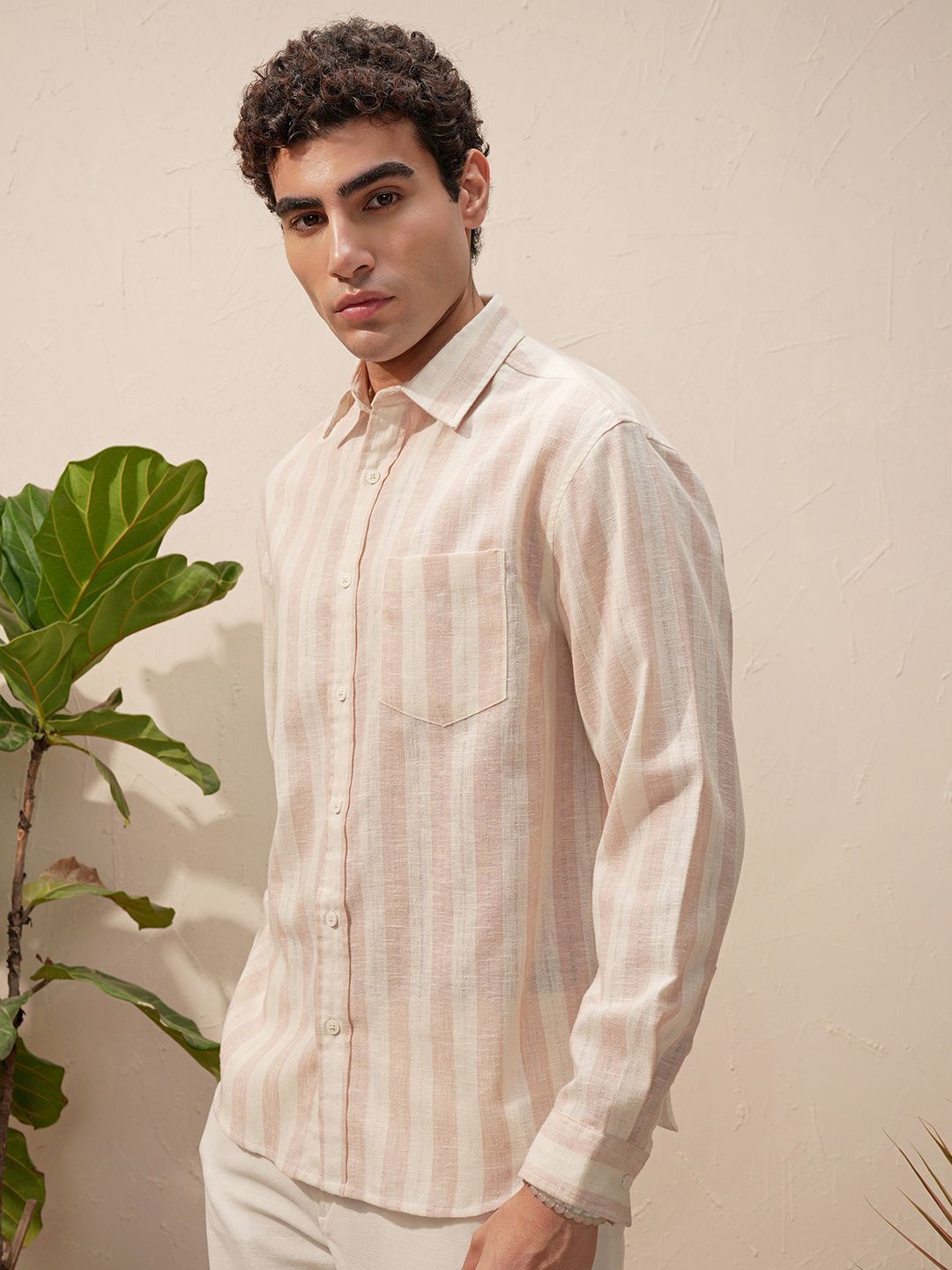 HIGHLANDER Striped Spread Collar Long Sleeves Relaxed Fit Casual Shirt