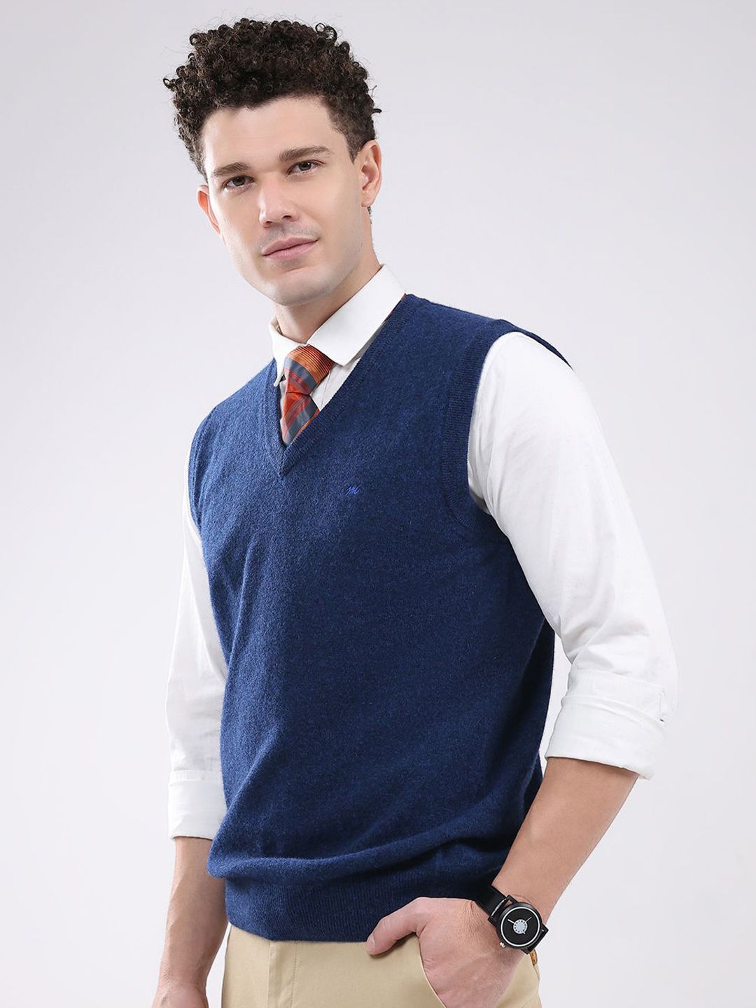 Monte Carlo Men Solid V-Neck Ribbed Sweater Vest