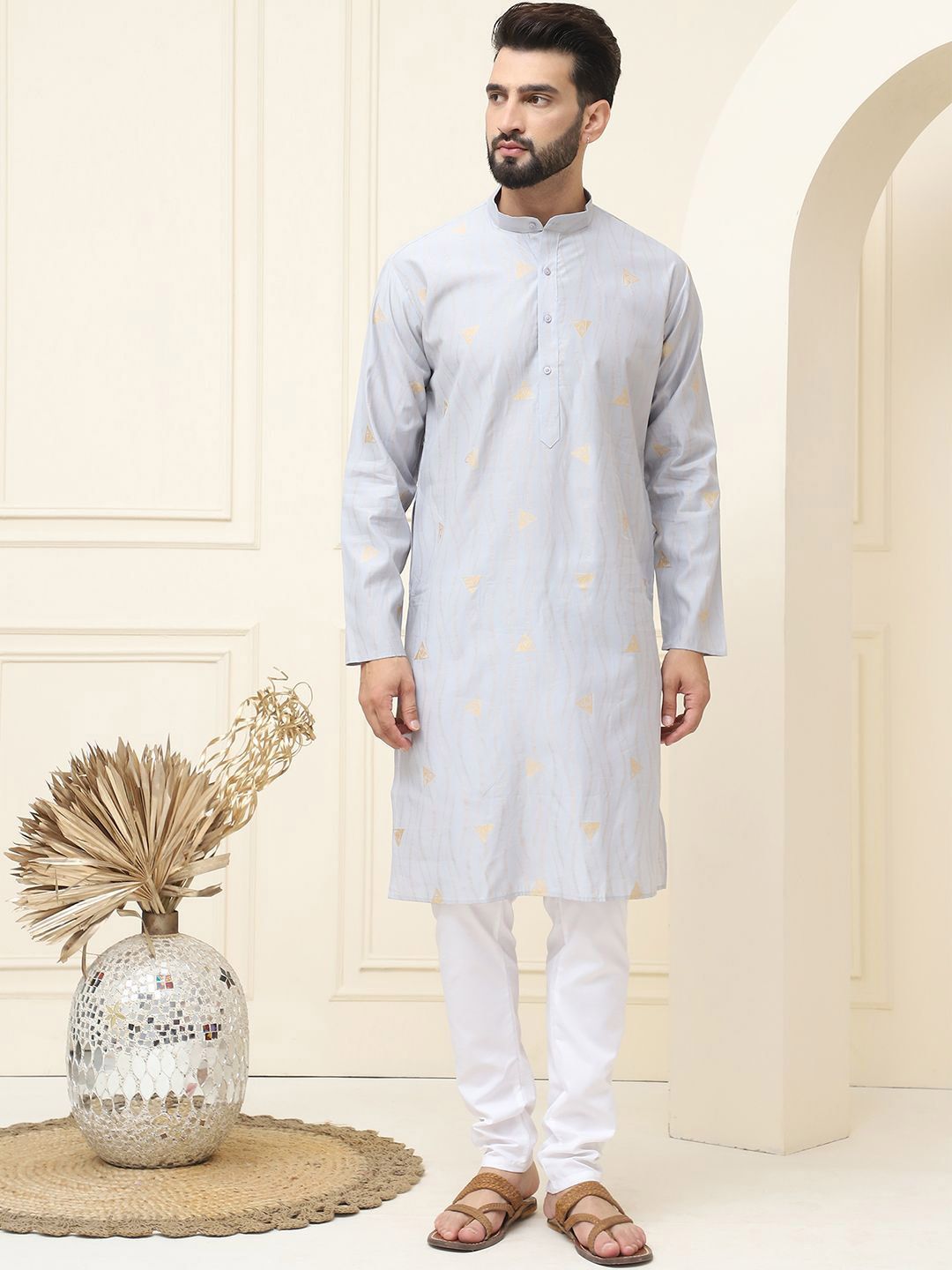 SOJANYA Geometric Woven Design Mandarin Collar Silk Cotton Straight Kurta dengan Piyama