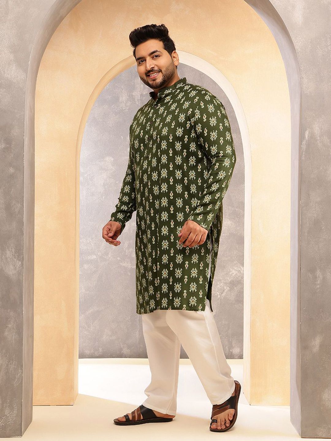 SOJANYA PLUS Ethnic Motifs Printed Mandarin Collar Straight Kurta
