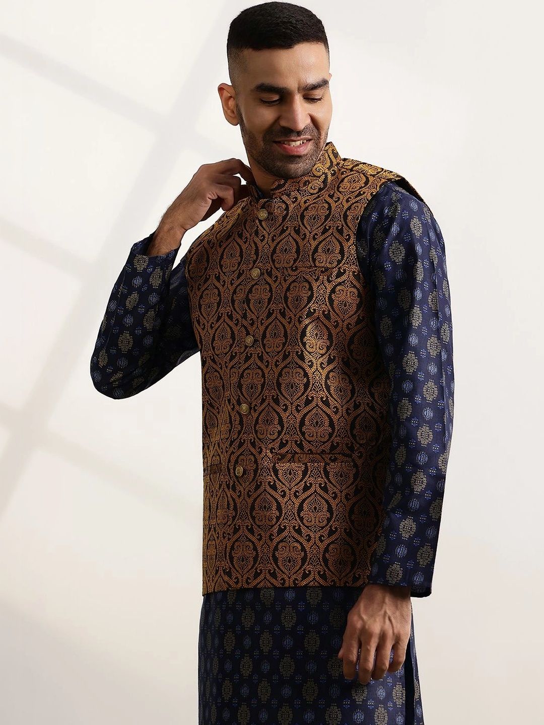 Jaket Nehru Brocade Rekaan Tenunan Anouk
