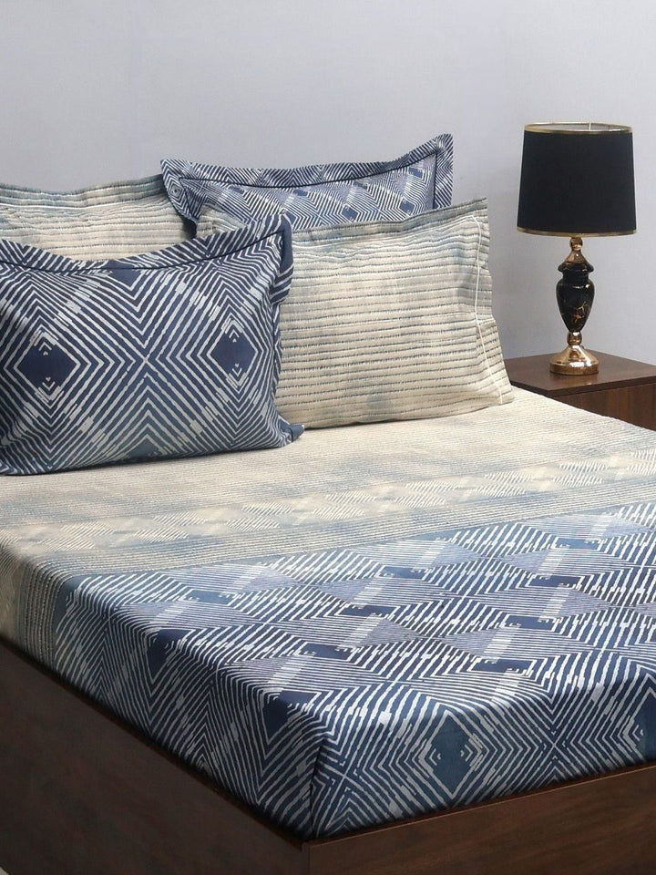 BOMBAY DYEING Urban Living Grey Printed Cotton 400 TC King Bedsheet with 4 Pillow Covers