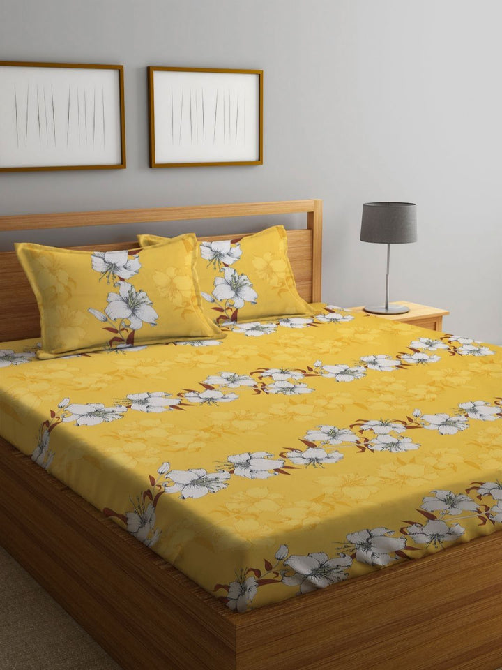 KLOTTHE Yellow & White Printed 300 TC Fitted Double King Bedsheet With 2 Pillow Covers