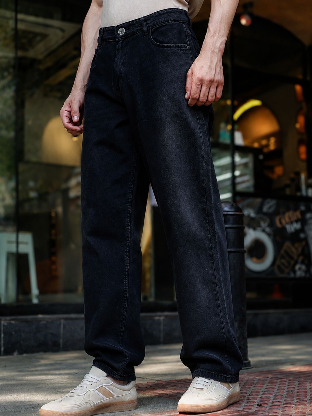 Eszett Men Mid-Rise Light Fade Jeans