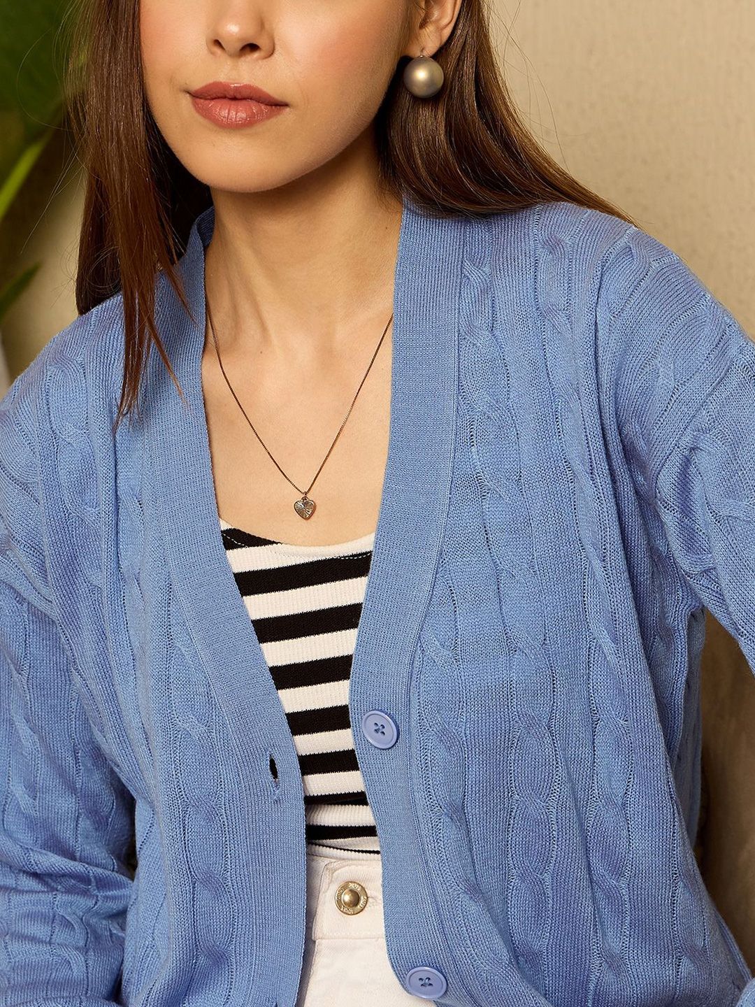 Berrylush Women V-Neck Cardigan