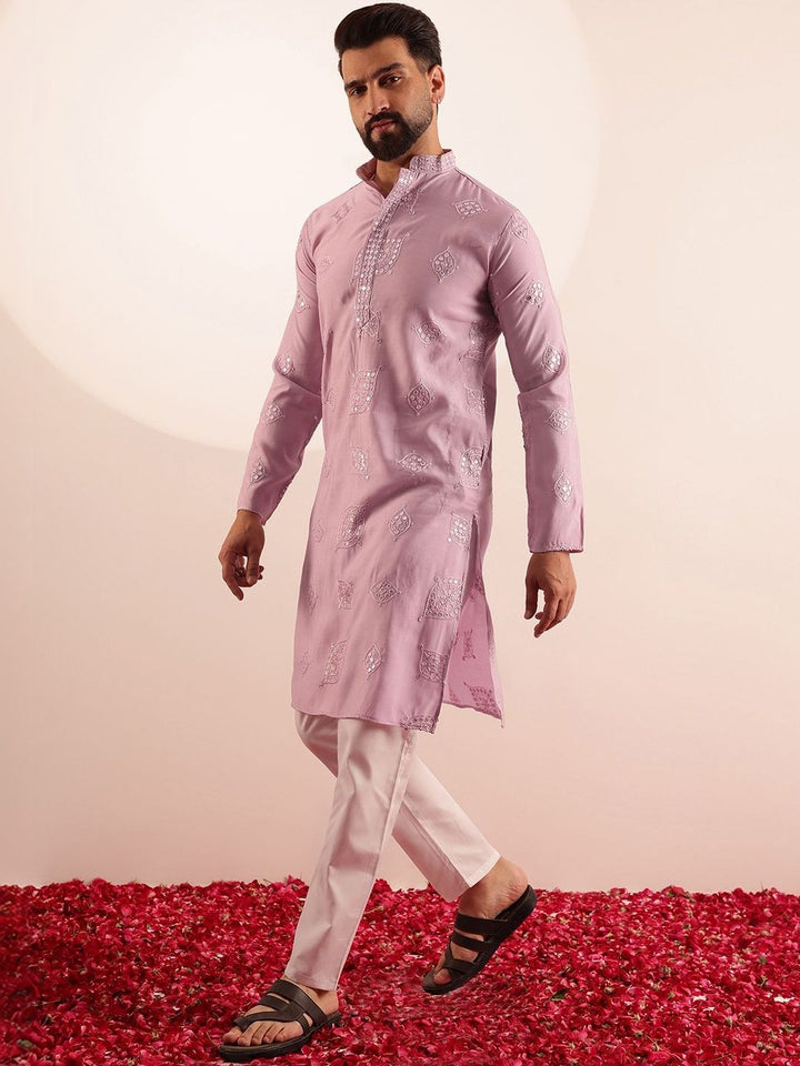 SOJANYA Men Embroidered Mirror Work Kurta