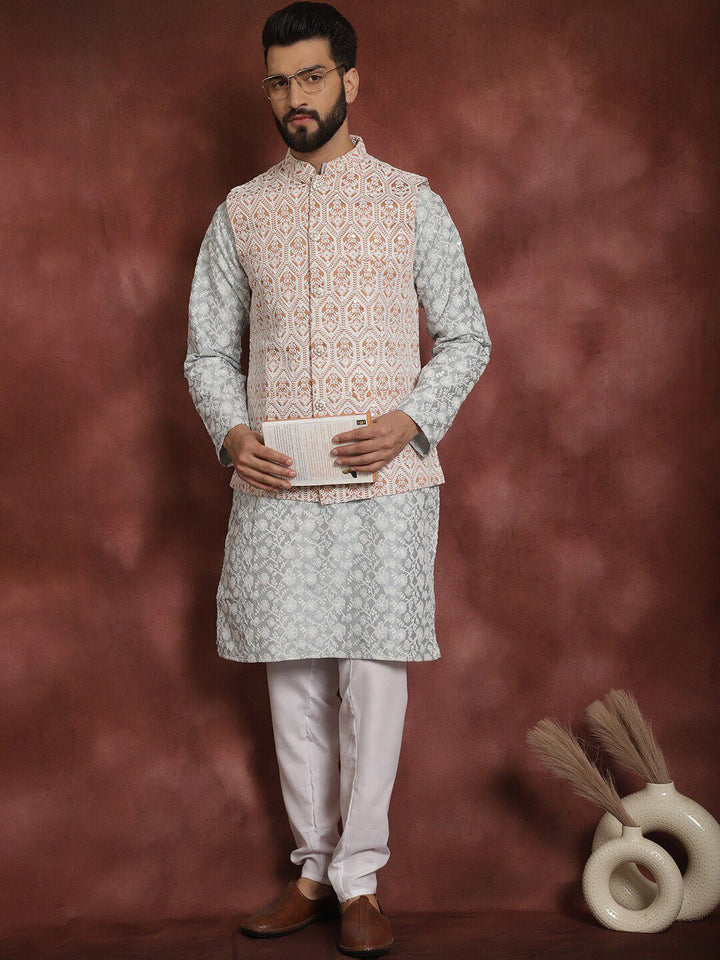 Kurta Lurus Bersulam Bunga Anouk dengan Jaket Churidar & Nehru