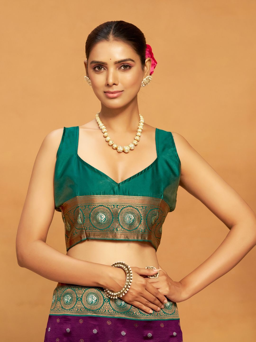 Kalini Silk Blend Woven Paithani Saree with Blouse Piece