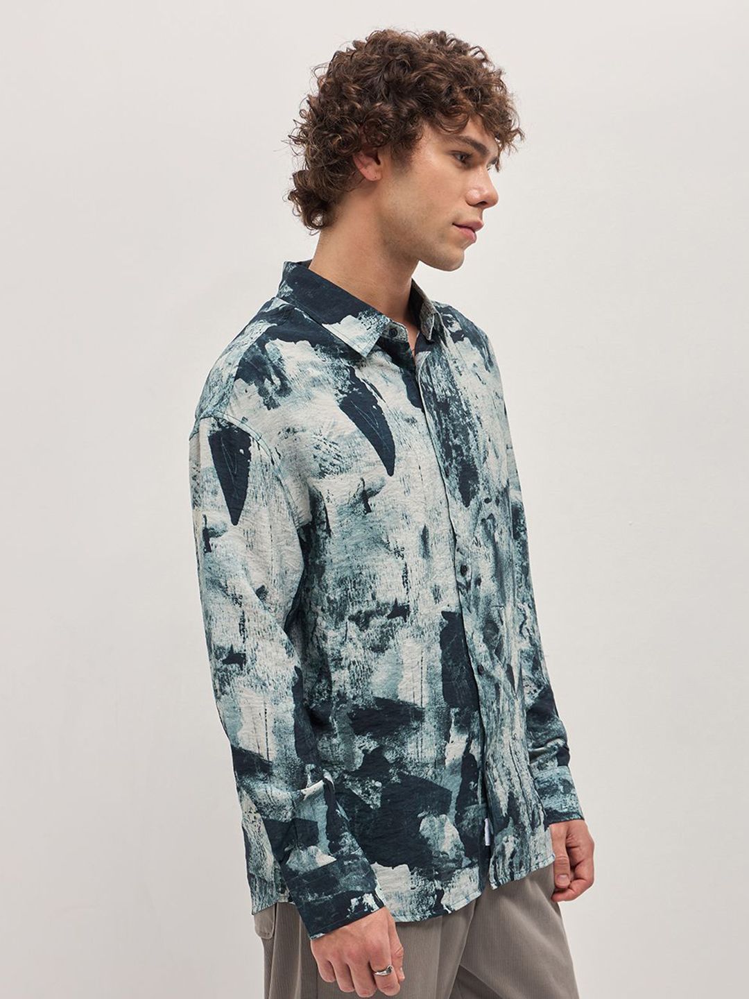 THE BEAR HOUSE Men Spread Collar Abstract Printed Relaxed Fit Casual Shirt