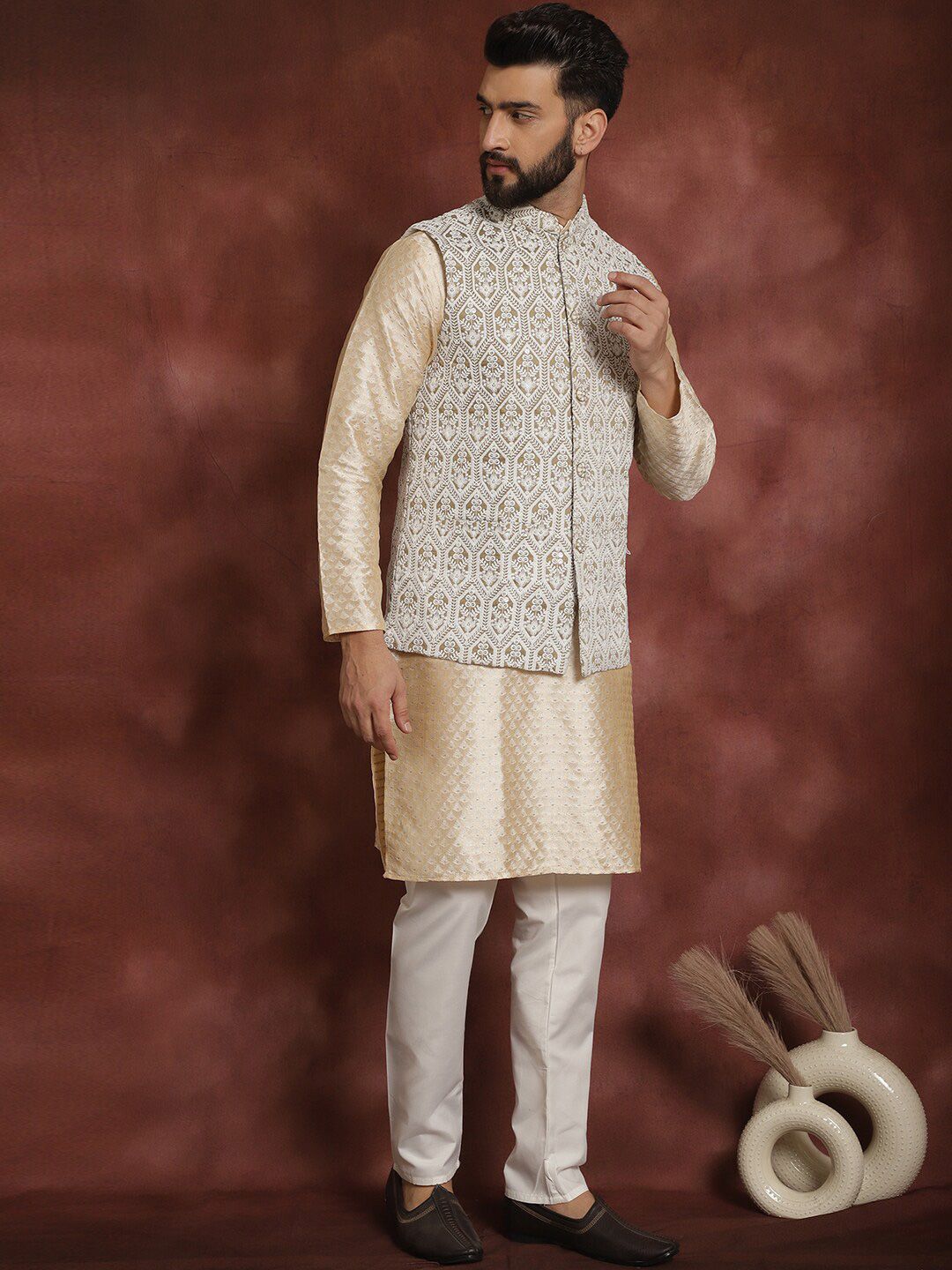Anouk Ethnic motifs embroidered Mandarin Collar Long Sleeves Kurta Set
