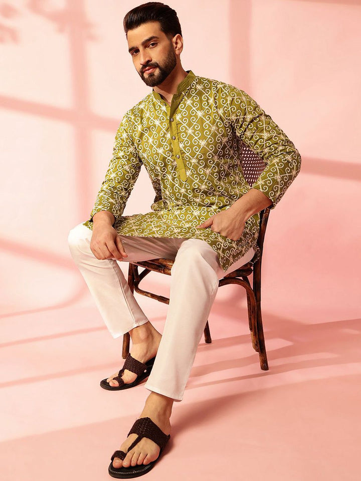 Anouk Floral Embroidered Mandarin Collar Thread Work Cotton Straight Kurta