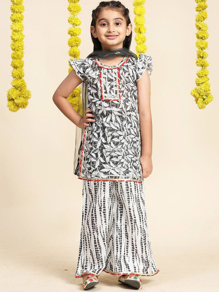 Cutiekins Girls Floral Printed Gotta Patti Straight Kurta with Palazzos & Dupatta