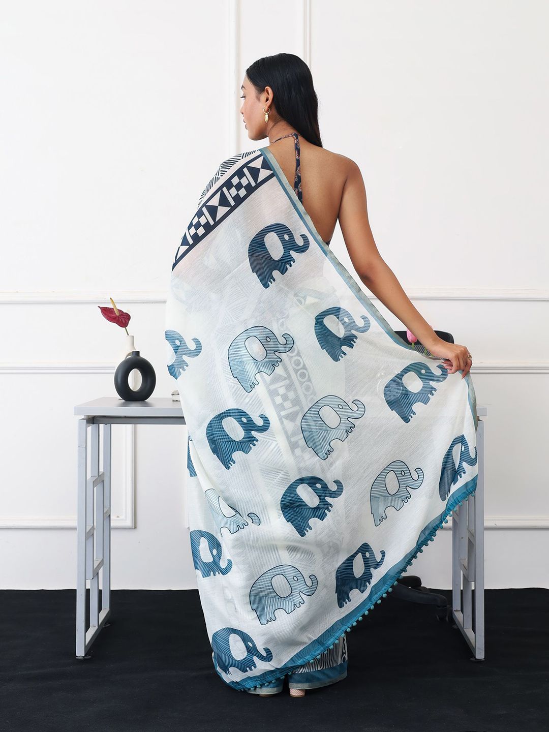 Tikhi Imli Abstract Printed Ready to Wear Saree