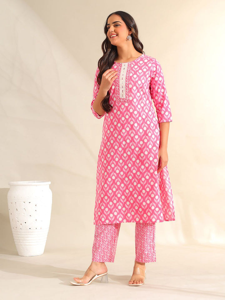 Mamicha Women Ethnic Motifs Printed Regular Thread Work Pure Cotton Kurta with Trousers & With Dupatta