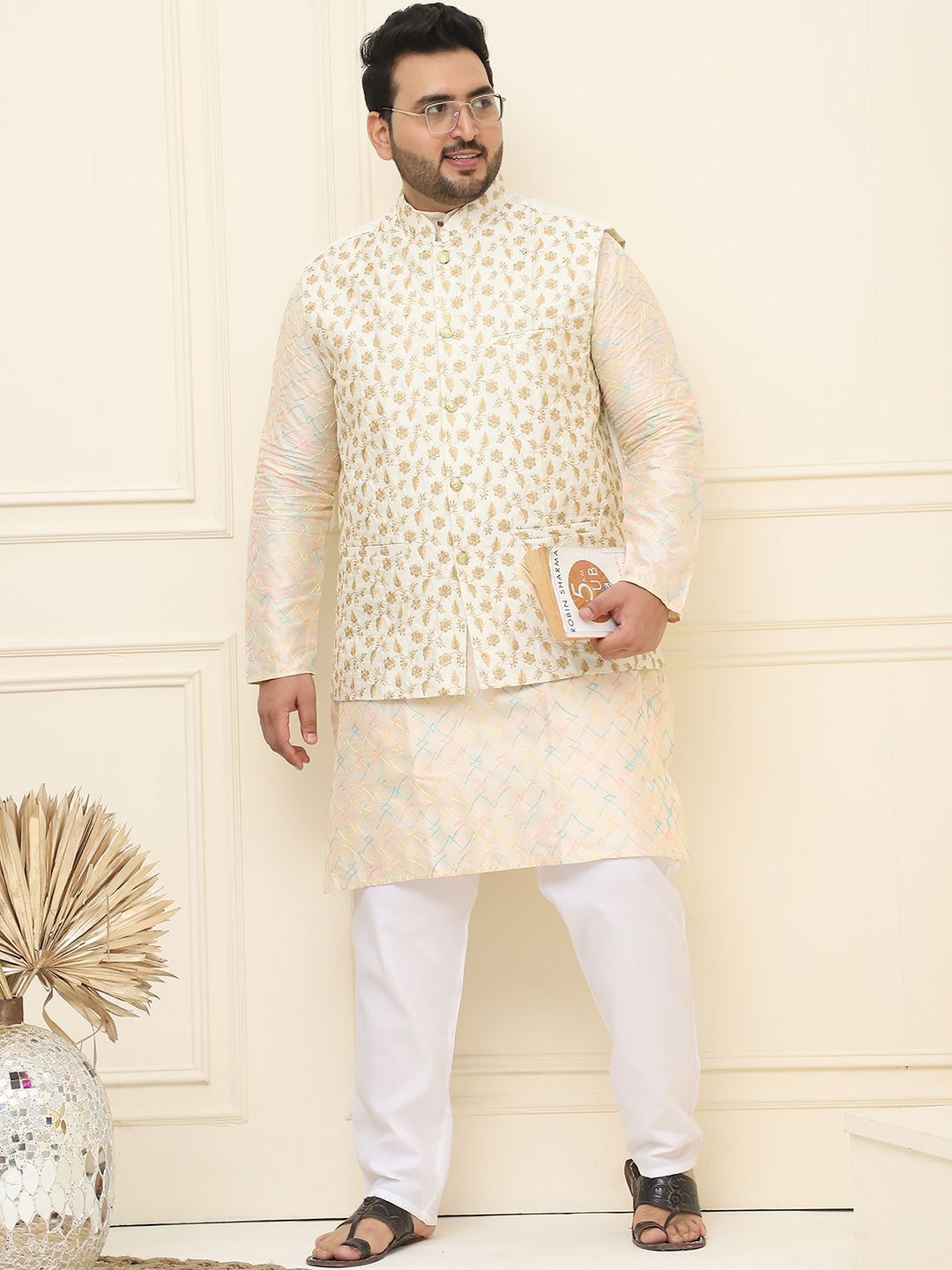 SOJANYA PLUS Men Plus Size Embroidered Mandarin Collar Nehru Jacket