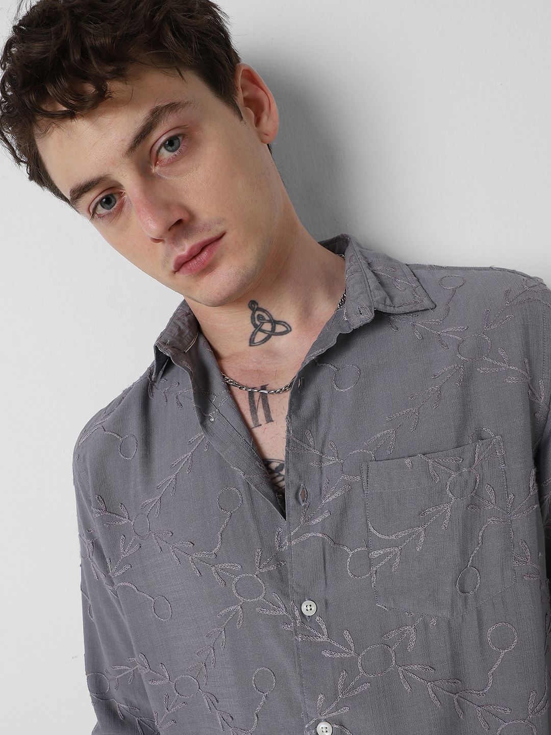 VASTRADO Men Classic Spread Collar Textured Solid Cotton Slim Fit Casual Shirt