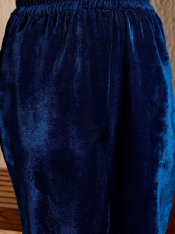 pspeaches Girls Floral Embroidered Sequinned Velvet Kurta with Trousers & Dupatta