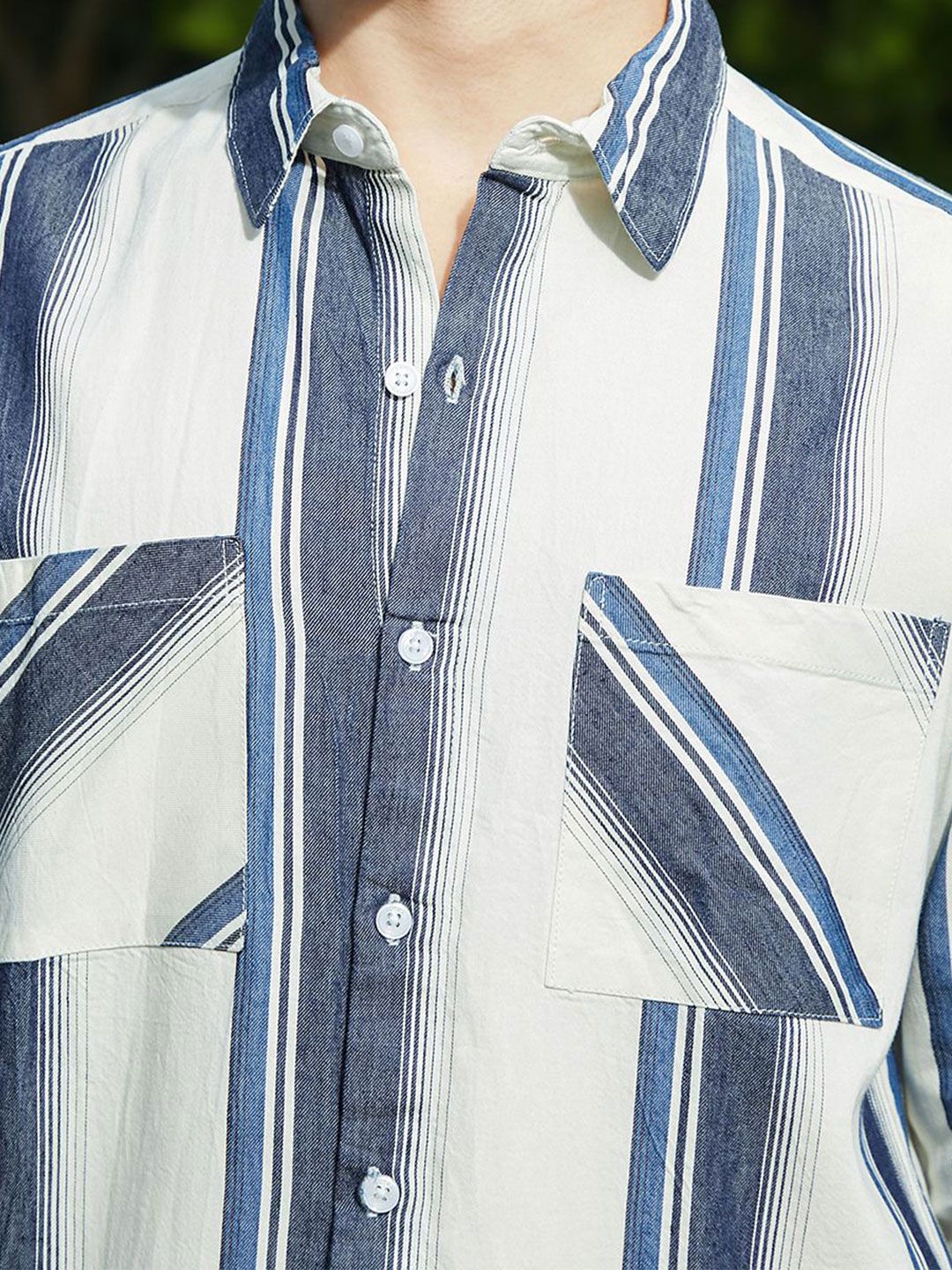 Campus Sutra Men Vertical Stripes Casual Shirt