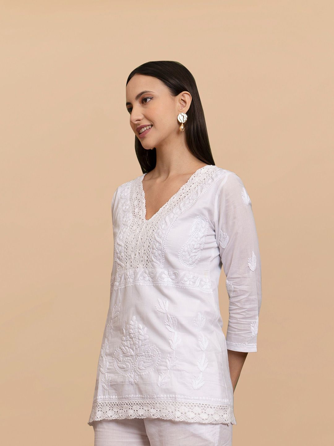 HOUSE OF KARI Floral Embroidered V-Neck Chikankari Pure Cotton Straight Kurti