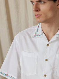 Baju Lengan Pendek Eszett Floral Chain Cotton