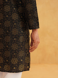 SOJANYA Floral Printed Mandarin Collar Straight Kurta