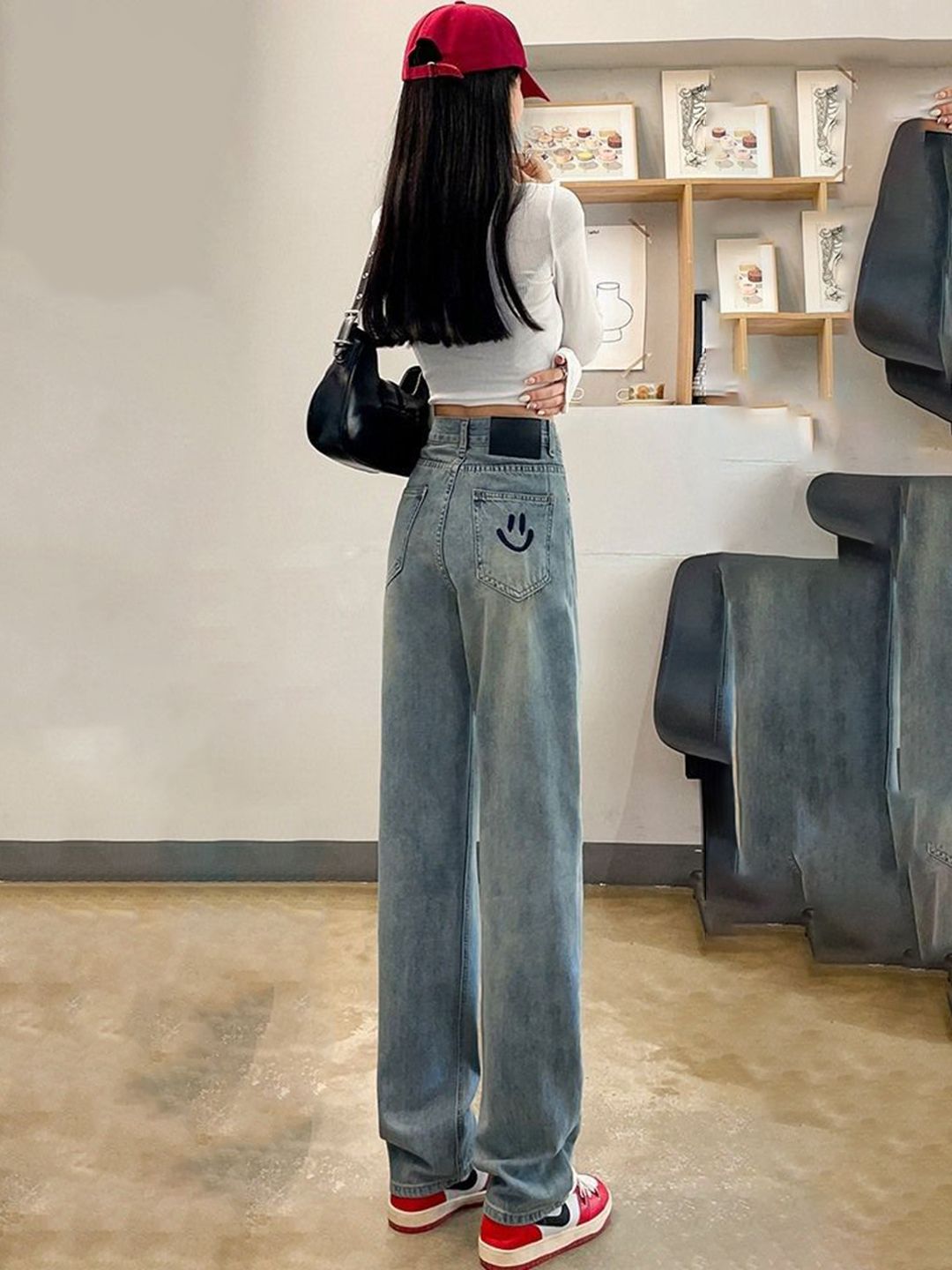 DressBerry Women Straight Fit Wide Leg High-Rise Light Fade Jeans
