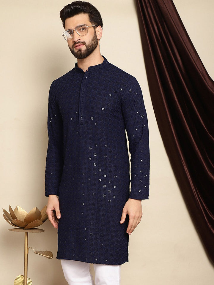 Anouk Navy Blue Motif Etnik Bersulam Labuci Lurus Cotton Pure Kurta