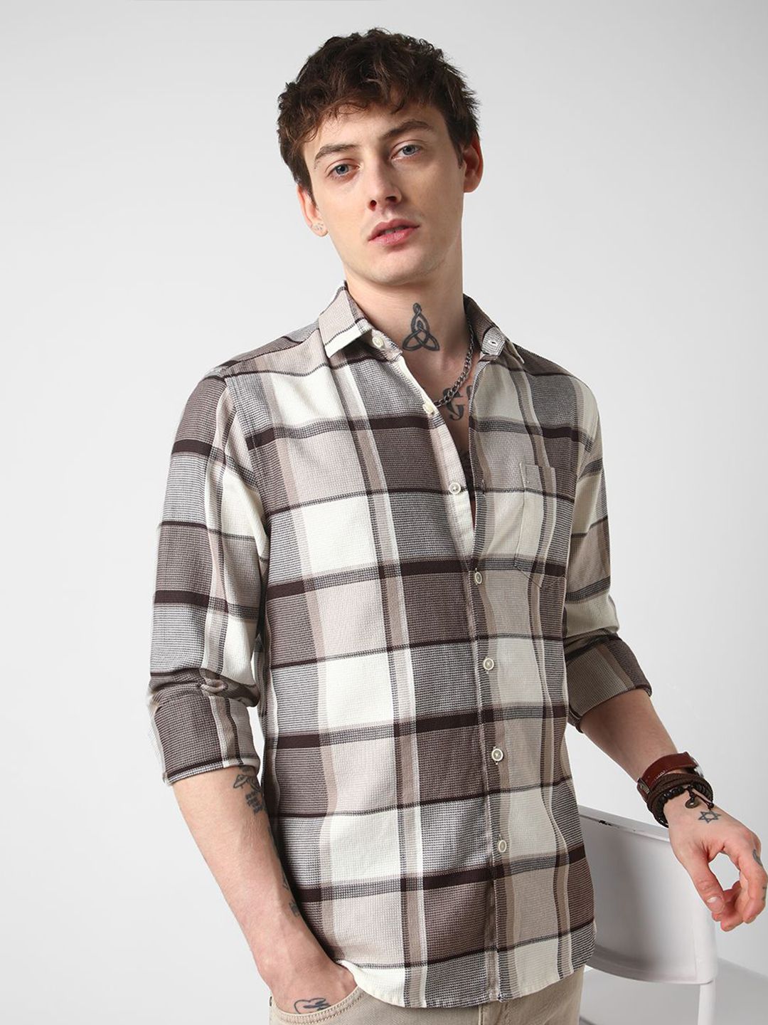 VASTRADO Men Classic Slim Fit Opaque Checked Casual Shirt