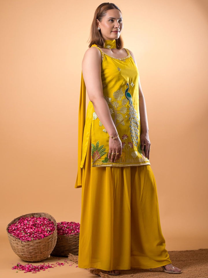 Mamicha Women Woven Design Embroidered Cotton A-Line Kurti with Palazzos & Dupatta