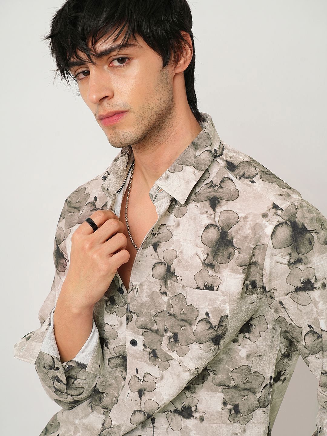 VASTRADO Men Classic Cutaway Collar Floral Printed Slim Fit Casual Shirt
