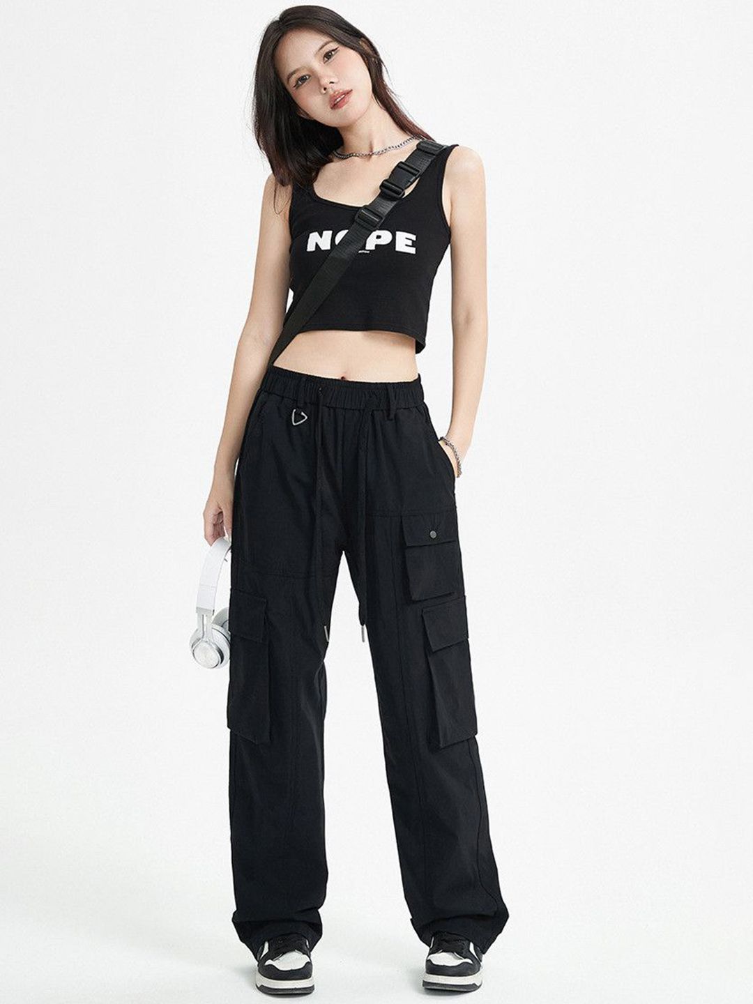 DressBerry Women Regular Fit Mid-Rise Cargos