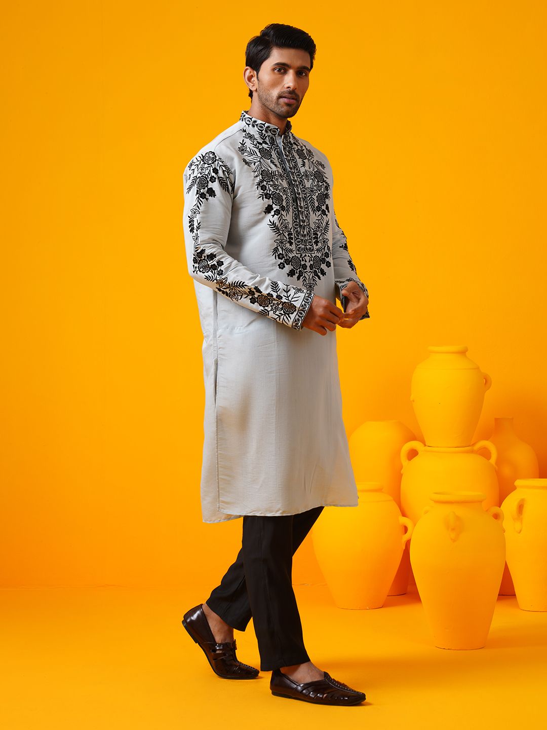SOJANYA LUXE Floral Embroidered Mandarin Collar Straight Kurta With Trouser