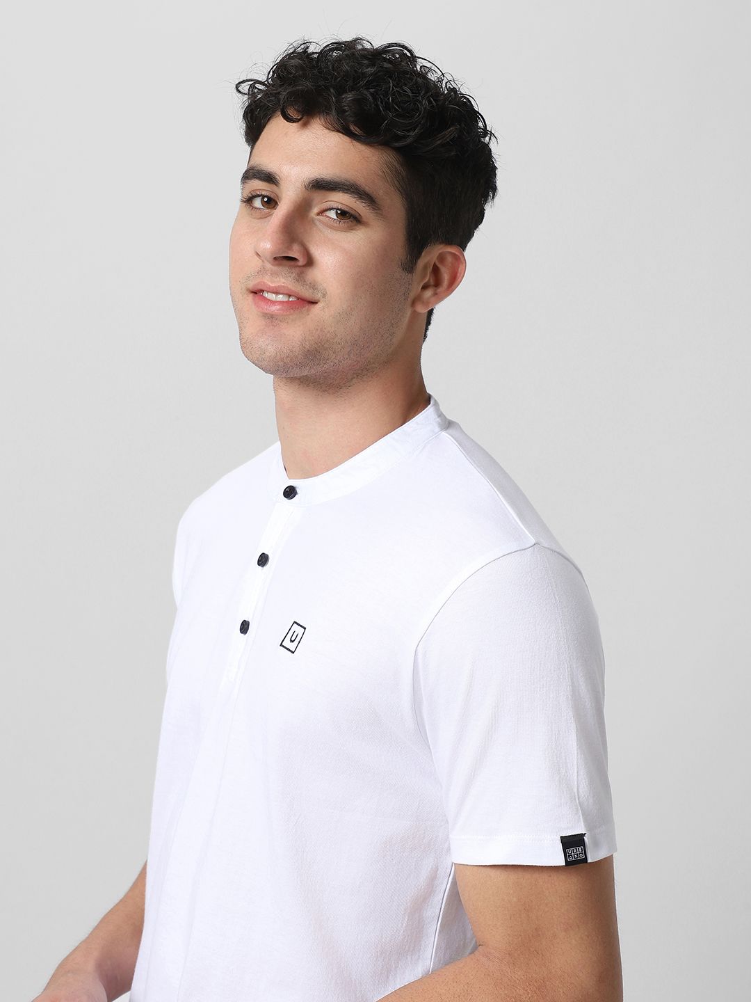 Urbano Fashion Men White Solid Mandarin Collar Pure Cotton T-shirt