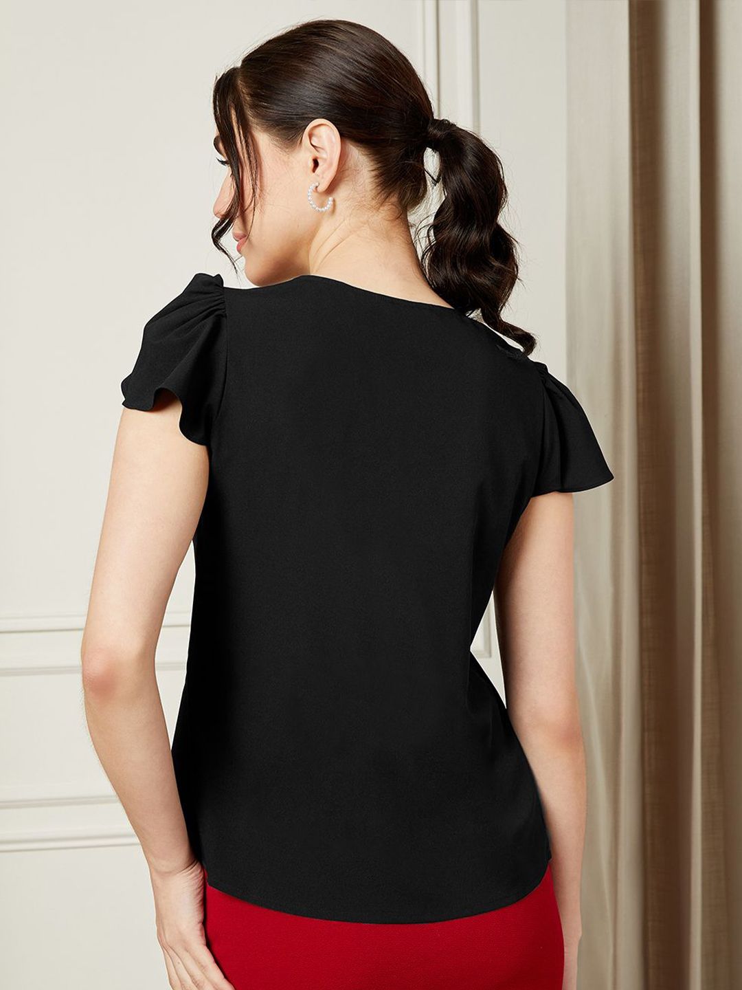 Berrylush Flutter Sleeve Top