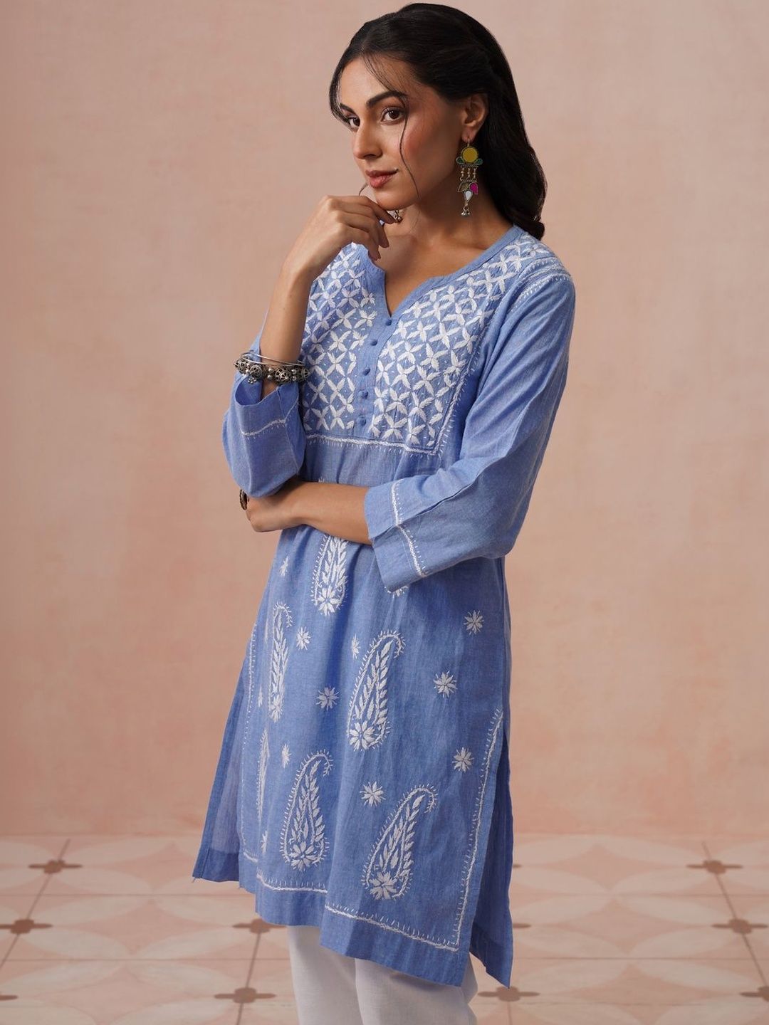 Rumah Wanita Chikankari Motif Etnik Sulam Chikankari Indigo Kurta
