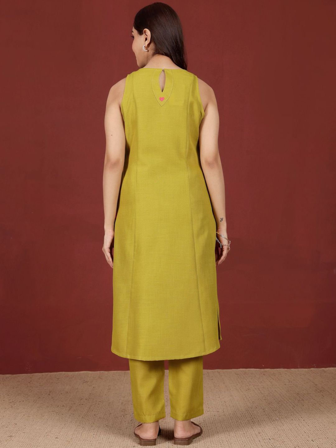 Varanga Round Neck Straight Kurta With Trousers
