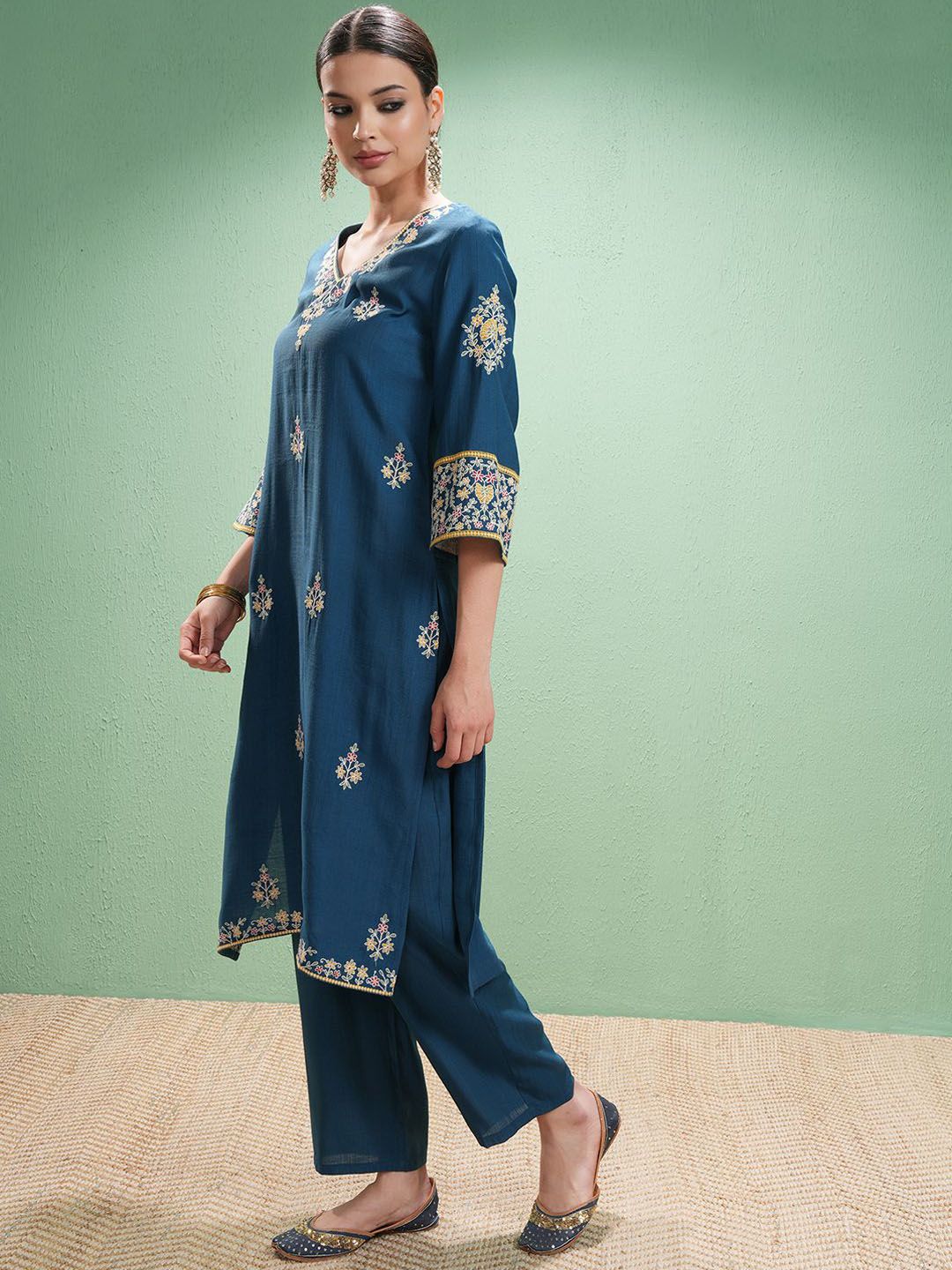 Vishudh Women Floral Embroidered Regular Thread Work Kurta with Trousers & With Dupatta