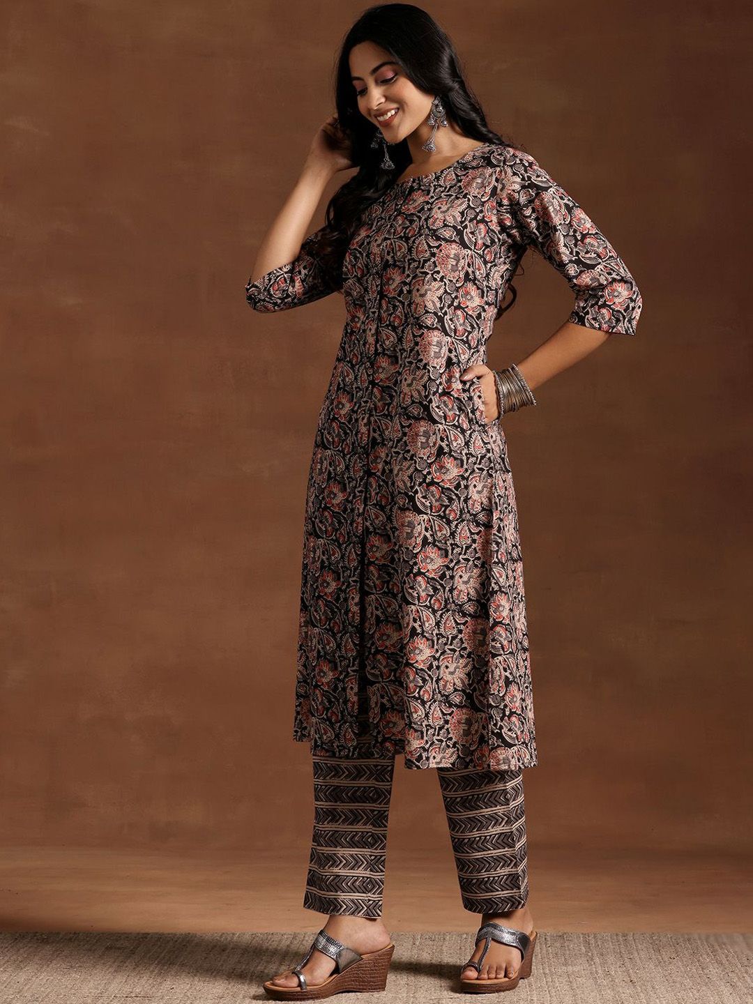 Libas Women Floral Printed Panelled Pure Cotton Kurta with Trousers