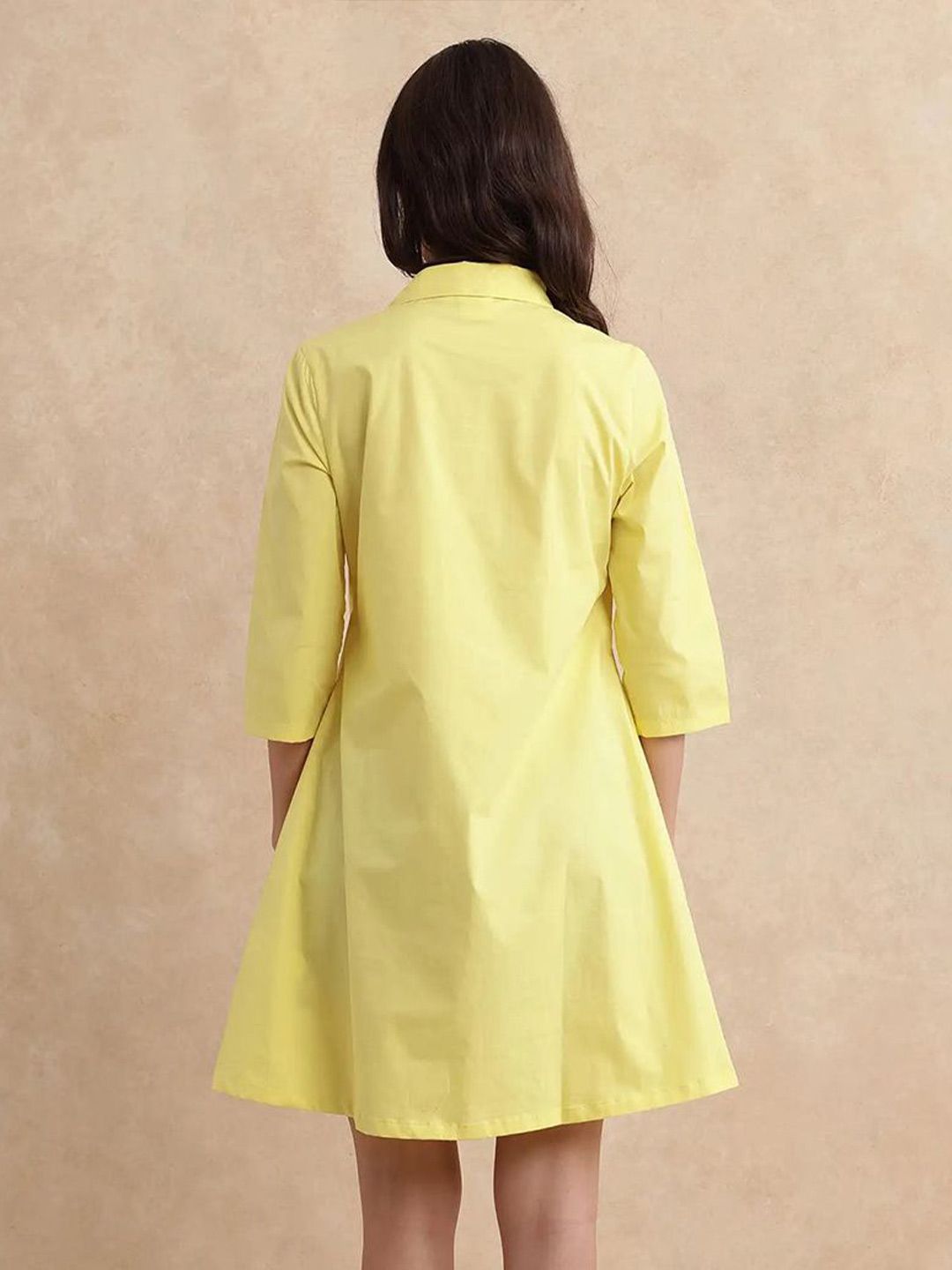 Pakaian mini baju wanita yang jarang berlaku