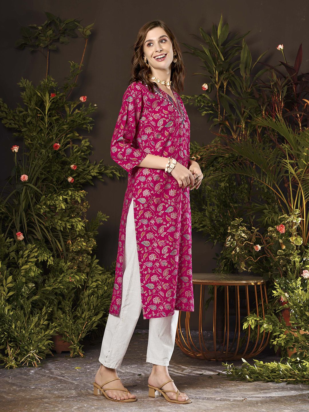 Anouk Women Floral Embroidered Thread Work Chanderi Silk Kurta