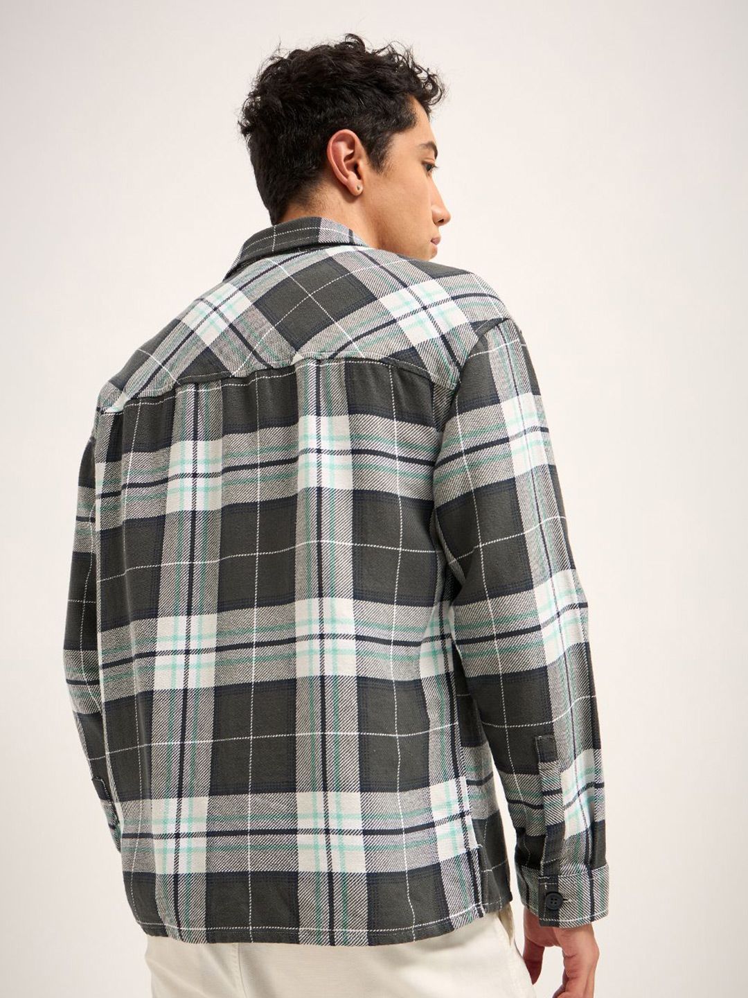 THE BEAR HOUSE Men Spread Collar Checked Cotton Relaxed Fit Casual Shirt