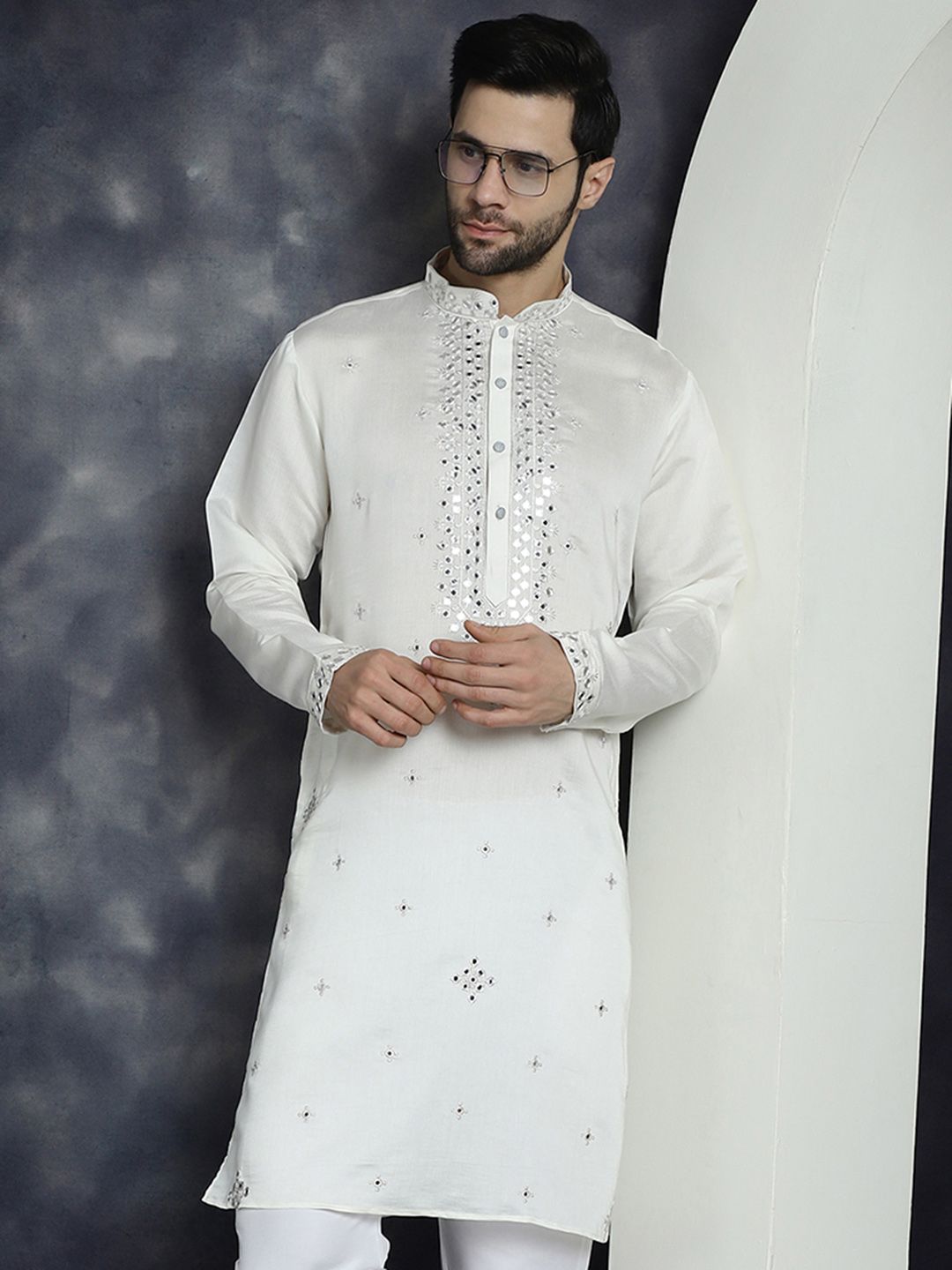 Jompers Embroidered Flared Sleeves Thread Work Strigth Kurta