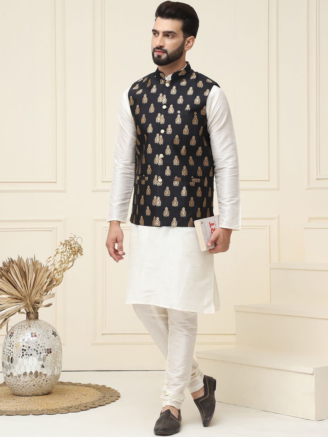 SOJANYA Mandarin Collar Kurta With Churidar & Nehru jacket